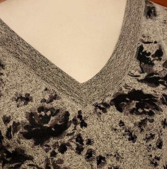 Maurices Black and Gray Floral V-Neck Sweater - Picture 4 of 12